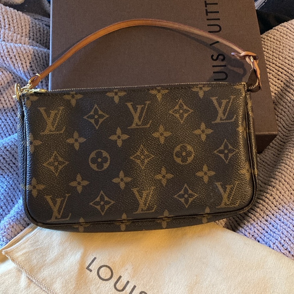 Louis Vuitton Pochette Accessoires